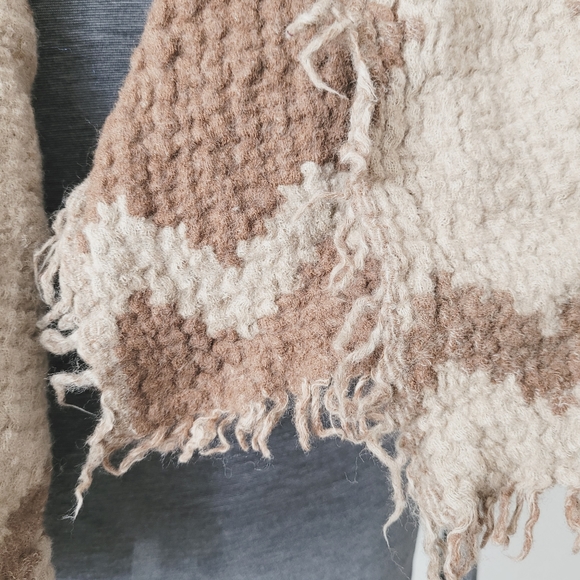 Wilfred Diamond Mosaic Blanket Scarf - Picture 6 of 6